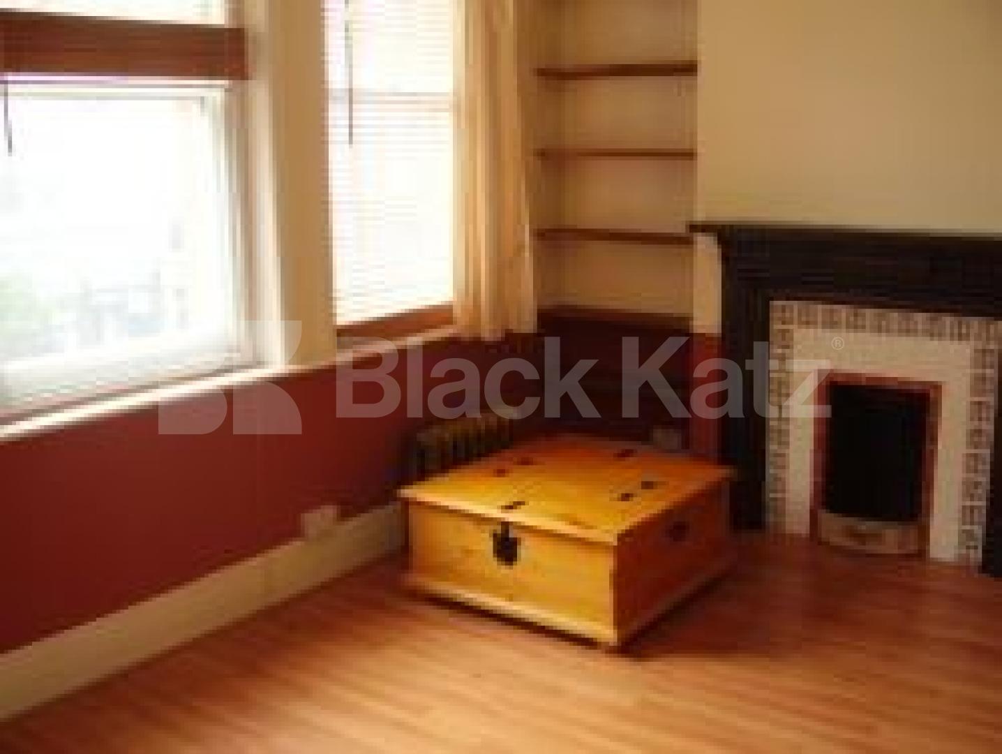 			3 Bedroom, 1 bath, 1 reception Flat			 Green Lanes, HARINGAY N4